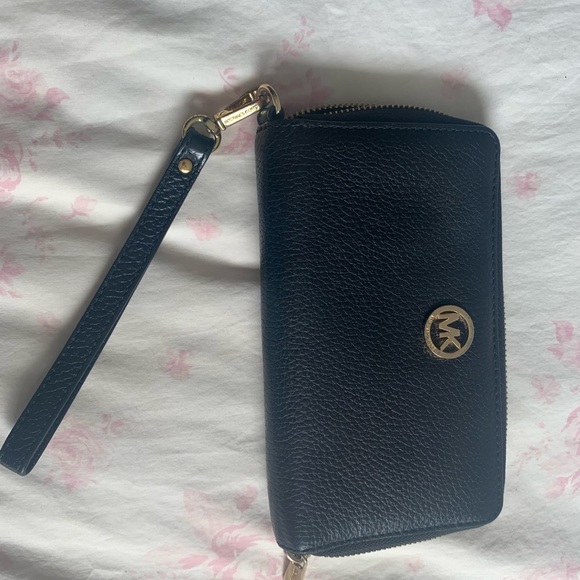Michael Kors Wallet - Picture 5 of 5